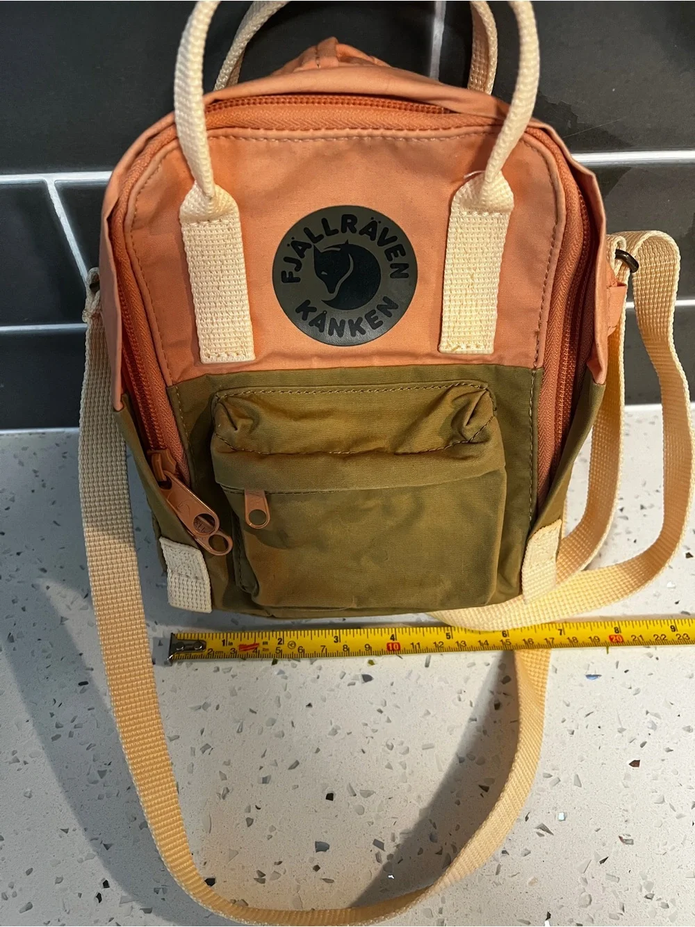 Fjällräven Kånken Mini Sling Crossbody Bag Peach & Olive
